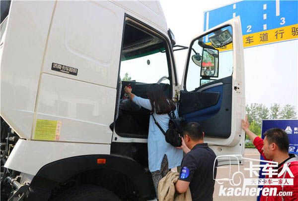 從不怕撞到撞不上 豪沃T7H智能卡車為安全而來