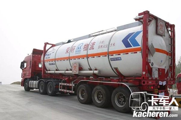 比賽車輛均配載危化品運罐
