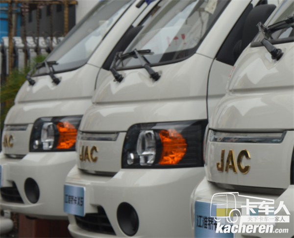 康鈴轎卡X5搭載了柳機LJ4A15Q6國六汽油發動機