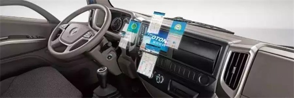 福田歐馬可“快遞之星”駕駛室