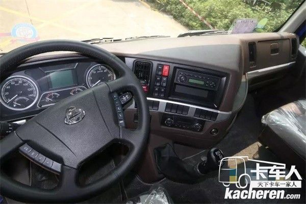 國六版乘龍H5綠通載貨車的中控臺