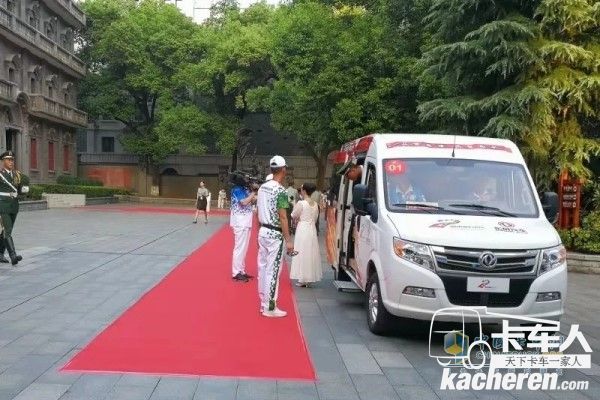 東風(fēng)御風(fēng)護(hù)航第七屆軍運(yùn)會(huì)火炬?zhèn)鬟f