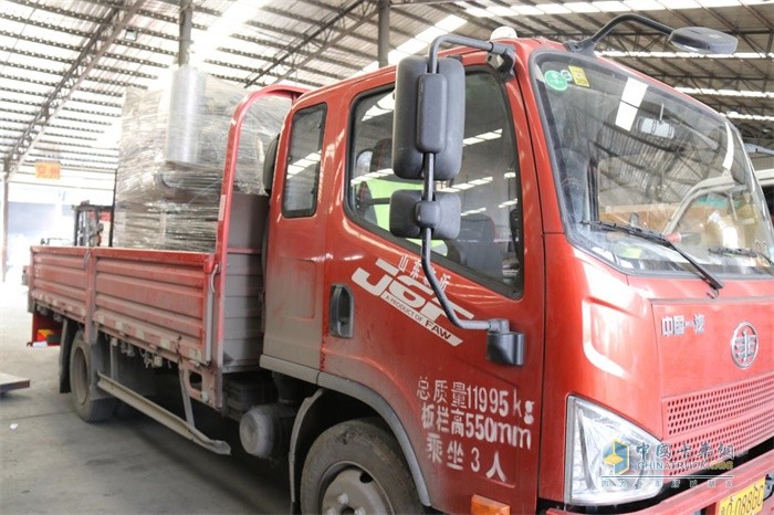 大柴4DD柴油發動機