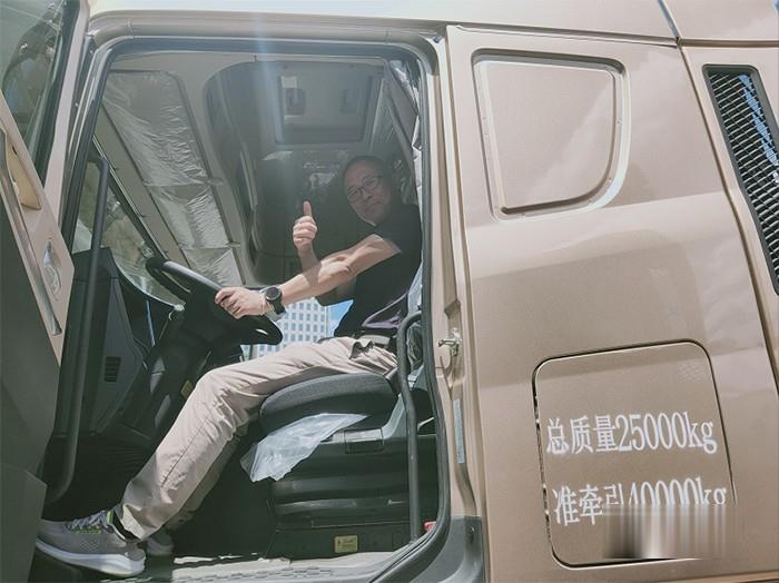 聯合卡車,U+,牽引車