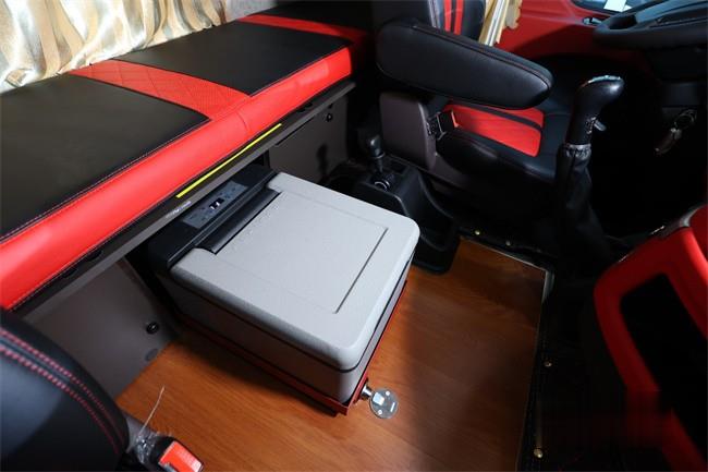 東風柳汽乘龍  房車