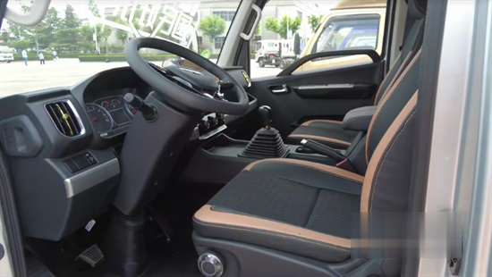 福田時(shí)代領(lǐng)航 載貨車