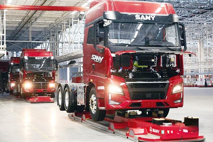 三一集團 智聯(lián)重卡產(chǎn)業(yè)園 整車批量下線