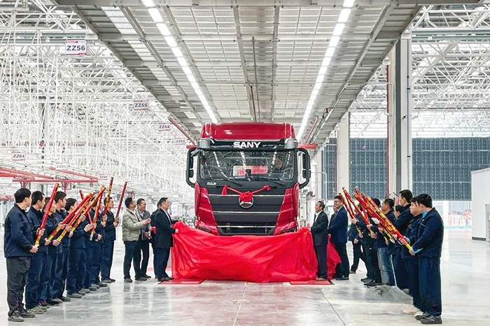 三一集團 智聯(lián)重卡產(chǎn)業(yè)園 整車批量下線