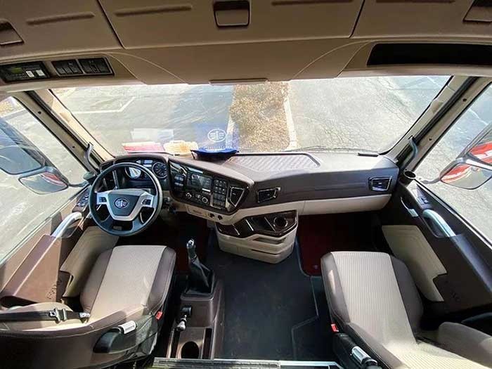 解放青汽JH6 6x2領(lǐng)航版AMT