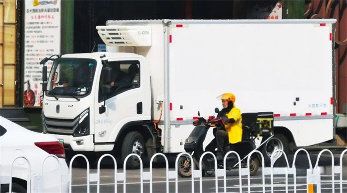 遠程增程式冷藏車