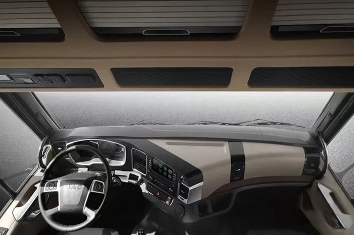 江淮重卡A5X冷藏運(yùn)輸車內(nèi)飾