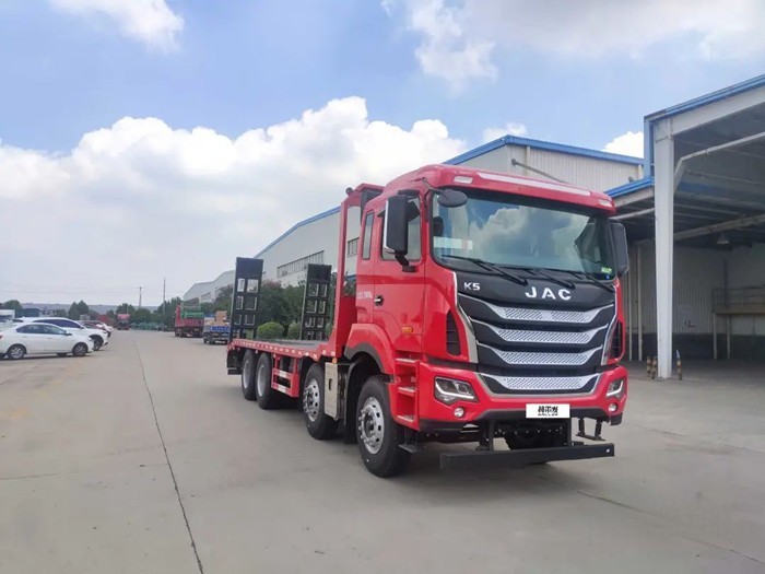 江淮格爾發(fā)K5W 8×4挖掘機(jī)運(yùn)輸車(chē)
