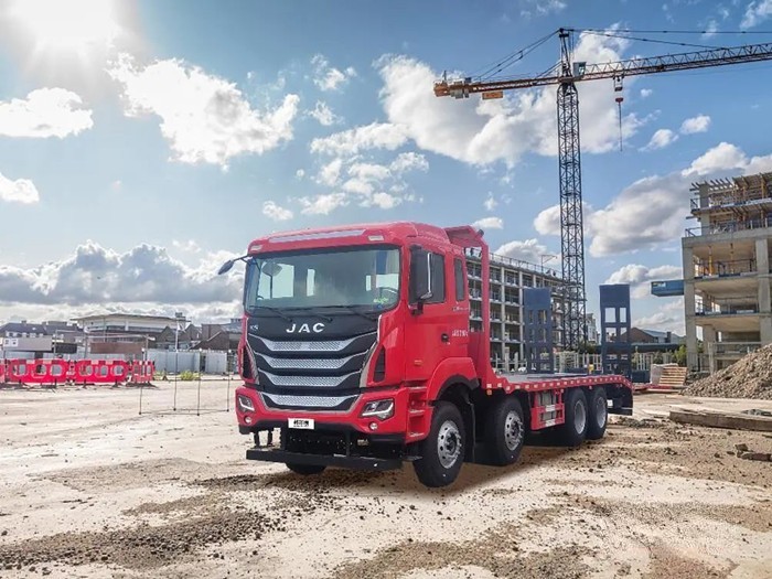 江淮格爾發(fā)K5W 8×4挖掘機(jī)運(yùn)輸車(chē)