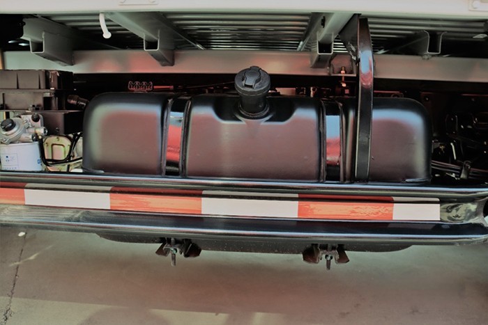 油箱材質好壽命更長：標配70L油箱 可選裝120L油箱