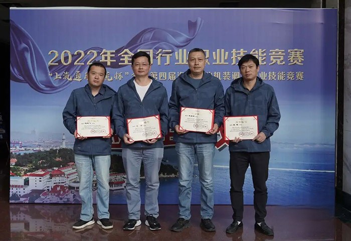 解放動力,發(fā)動機