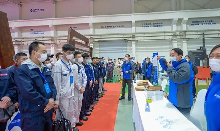 解放動力,發(fā)動機