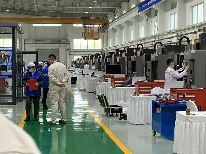 解放動力,發(fā)動機