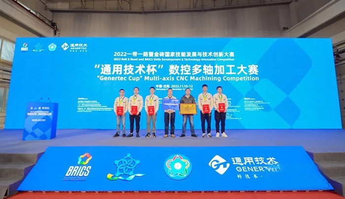 解放動力,發(fā)動機