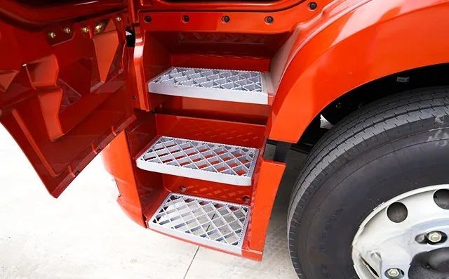 一汽解放J6P純電牽引車