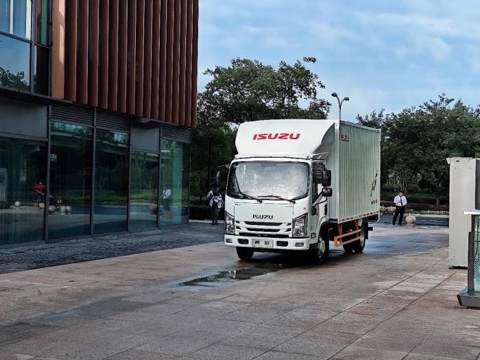 駛向創富快車道，首選藍牌輕卡江西五十鈴翼放EC 2.5輕卡