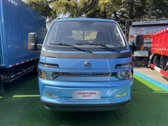 年會6款產(chǎn)品吸睛！重汽賣輕卡和小卡 也要爭第一