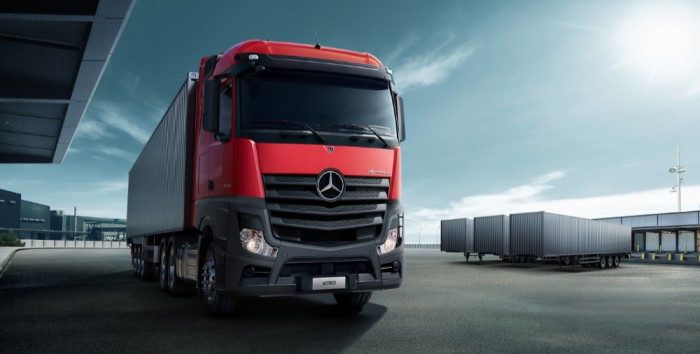硬實力助發展 梅賽德斯-奔馳國產重卡獲“發現信賴物流裝備鼎新獎”