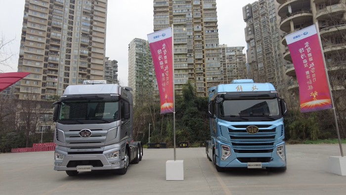 以25.7%的終端份額引領市場，以27.9萬輛確保“雙第一” 一汽解放亮劍2023！