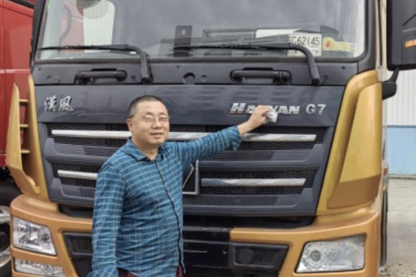 七年時間，施先生攜手徐工漢風成為車隊老板