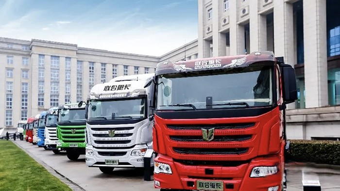 現場簽單2300臺！聯合重卡+玉柴重機 共創共贏