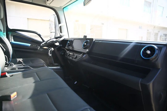 高端再進化，全新一代歐馬可超級卡車定義高端輕卡更高標準！