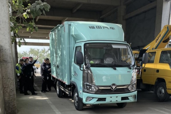 讓出行更安全，奧鈴M卡成為海口“亮尾行動(dòng)”教案車