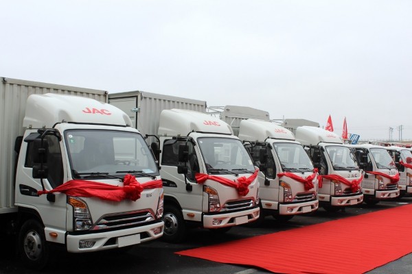 首批30臺 戰略簽署146臺 江淮康鈴氣體機1號新疆交車