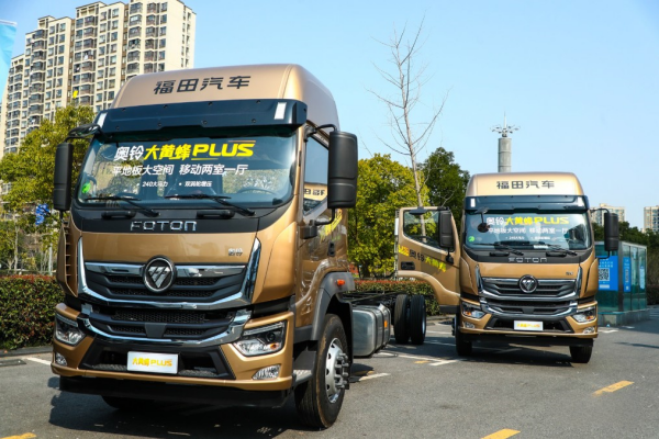 平地板設計 舒適到極致， 奧鈴大黃蜂Plus打造移動之家