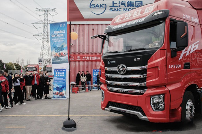 高速標載牽引車萬里長測，上汽紅巖布局思路簡析