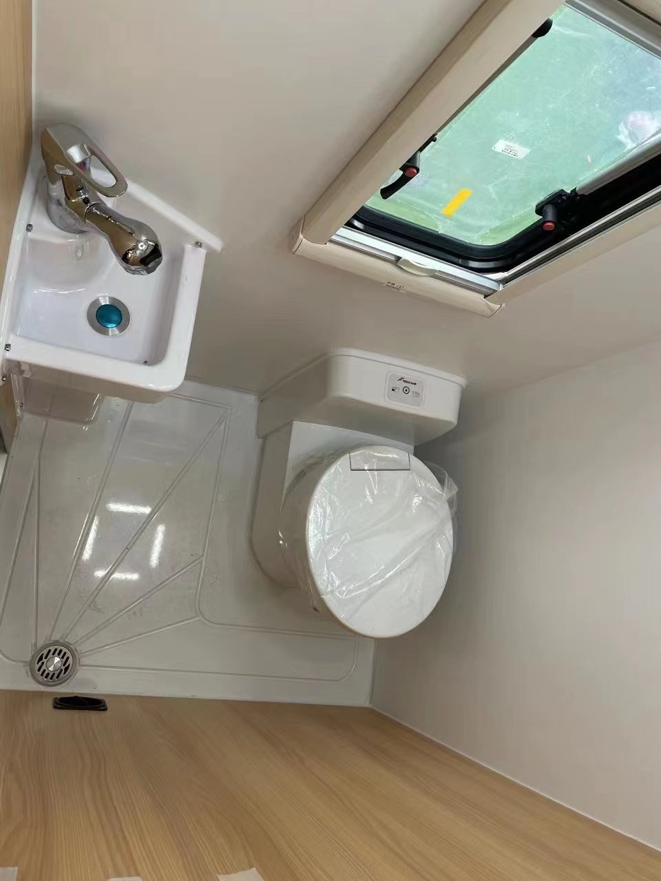 開著奧鈴M卡房車出發，享受美好Vanlife