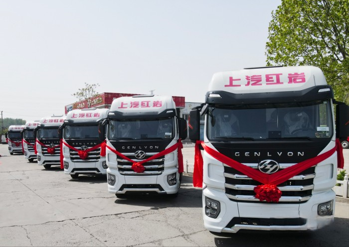 爭做零碳運(yùn)輸?shù)浞叮掀t巖純電動重卡批量交付邯鄲鋼鐵