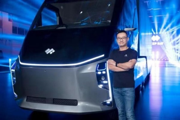 展出全球首款底部換電重卡，DeepWay能否在智能新能源重卡行業掀起新“騷動”