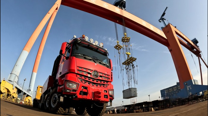 總牽引質量500噸! 新款奔馳Arocs SLT福廈“北電南送”工程大件首運