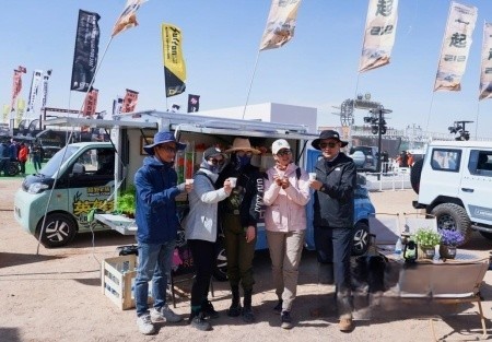 在阿拉善英雄會上“秀才藝”，北汽雷馳新能源MINI卡花式營銷火出“圈”