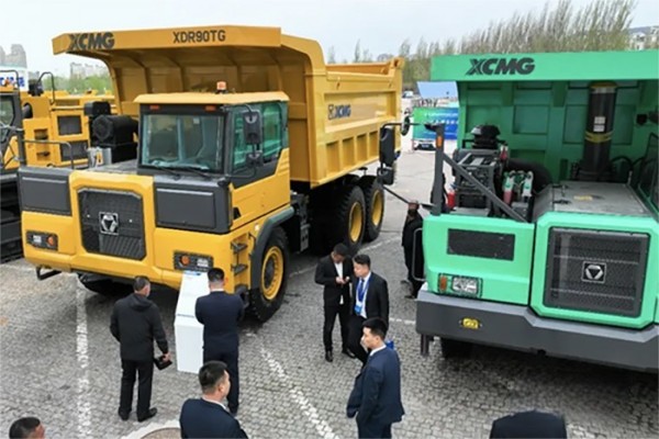 勁銷400臺(tái)！徐工精彩亮相鄂爾多斯國(guó)際煤博會(huì)