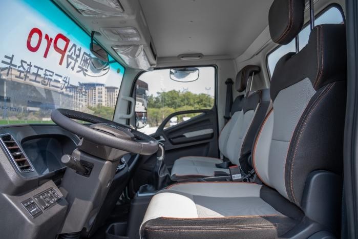 打造“4K”質感,“豪車級”奢華內飾,奧鈴Pro做了哪些改變?