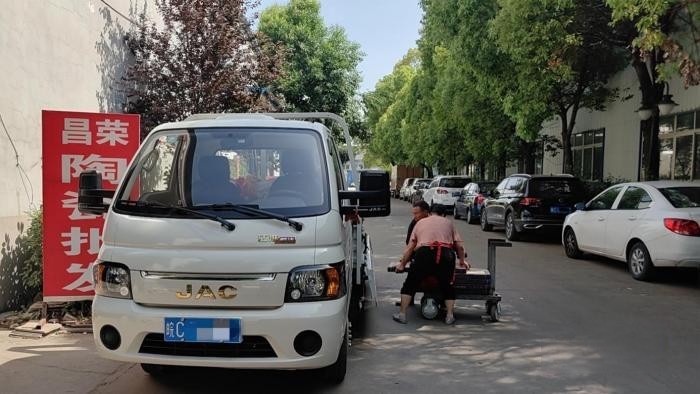 中年夫妻做建材瓷磚運輸 開江淮1卡愷達創造幸福生活