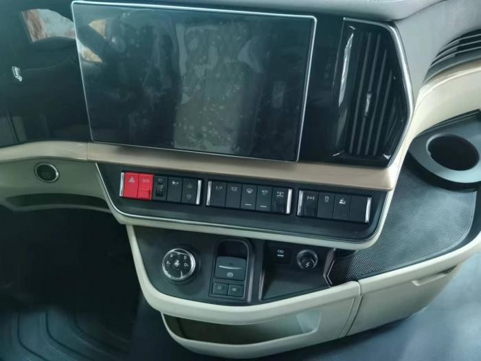 王者風(fēng)范 智領(lǐng)未來(lái)，全新一代高端重卡乘龍HK強(qiáng)勢(shì)駕臨