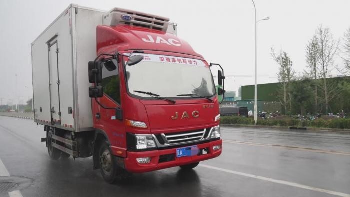 長途運輸冷凍貨物，創業7年的他攜手江淮1卡駿鈴做老板