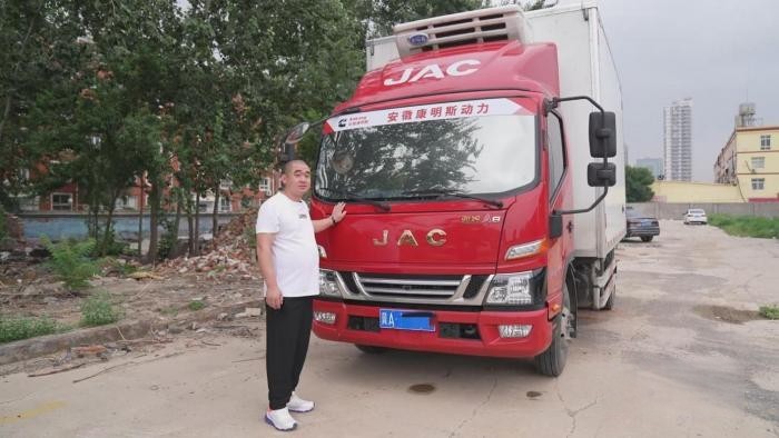 長途運輸冷凍貨物，創業7年的他攜手江淮1卡駿鈴做老板