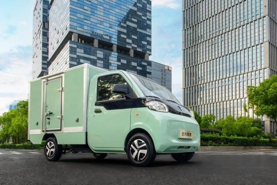 年輕人的新座駕，北汽雷馳新能源MINI卡，可自駕可擺攤