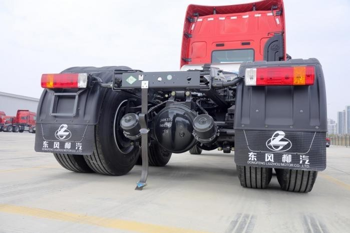 乘龍H7康明斯530馬力LNG牽引車重磅出擊,助力卡友創富之路