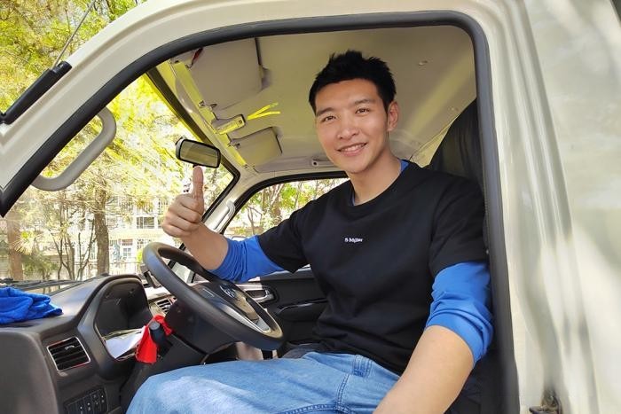 從送外賣到送貨物,王俊熹選擇與祥菱M2并肩奮斗