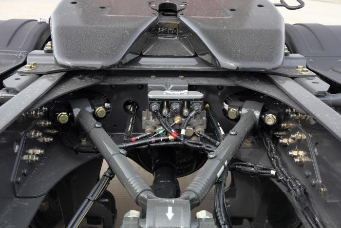 LNG重卡如何選？530馬力乘龍H7一車多拉300公斤！