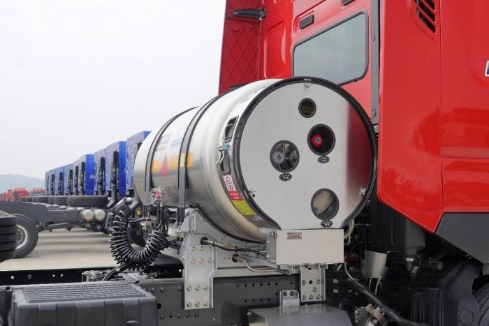 LNG重卡如何選？530馬力乘龍H7一車多拉300公斤！